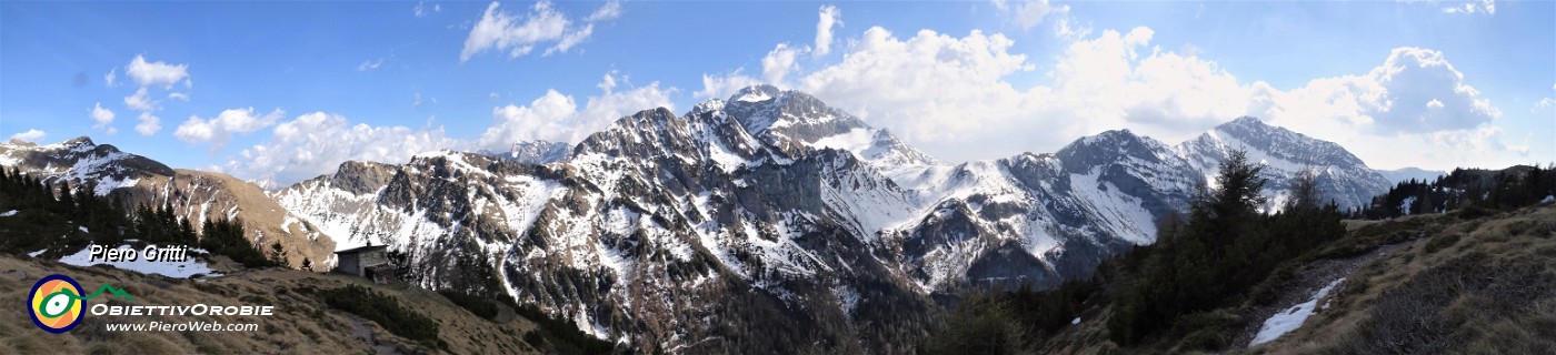 92 Panoramica verso Roccolo del Tino, Corno Branchino, Arera, Menna.jpg